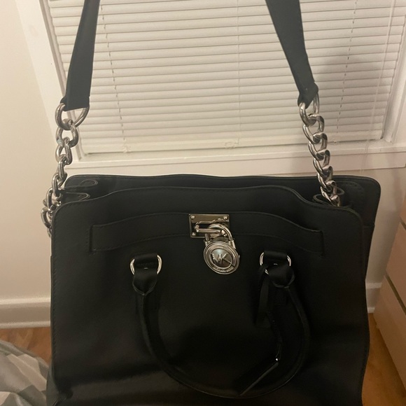 Michael Kors large leather chain strap bag - Picture 5 of 5